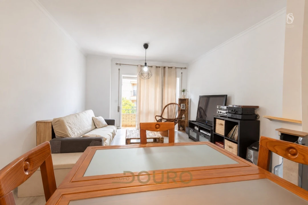 Apartamento T2 para Venda em Canelas Foto 8