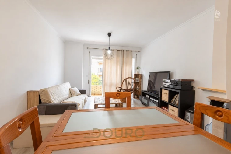 Apartamento T2 para Venda em Canelas Foto 8