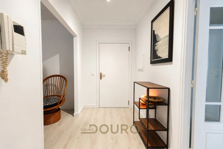 Apartamento T2 para Venda em Canelas Foto 3
