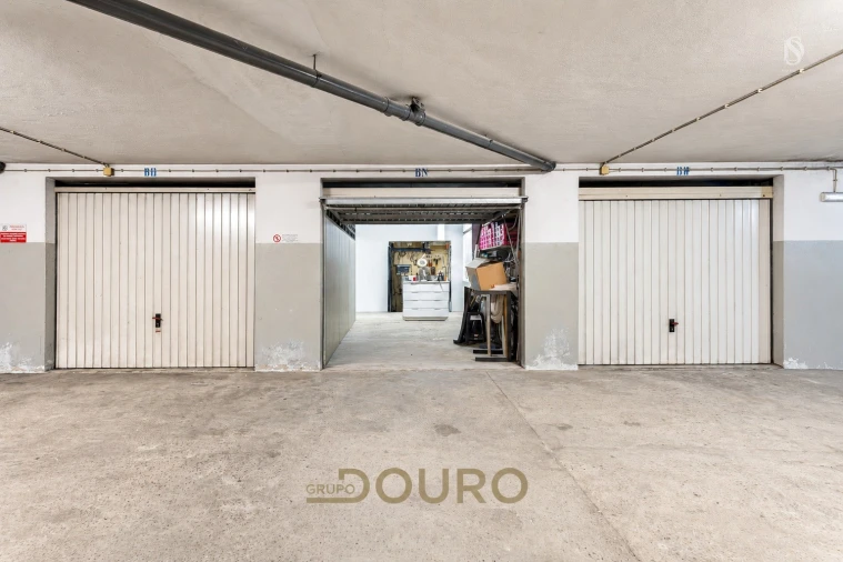 Apartamento T2 para Venda em Canelas Foto 26