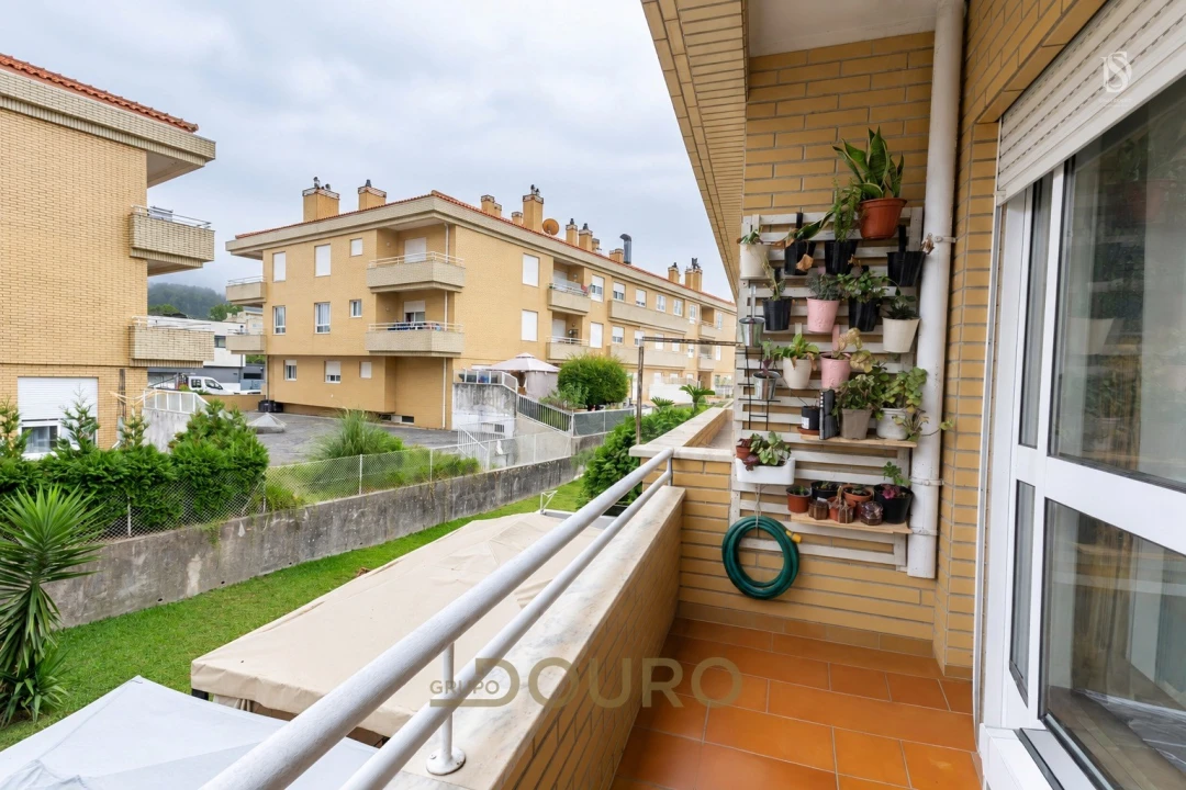 Apartamento T2 para Venda em Canelas Foto 12