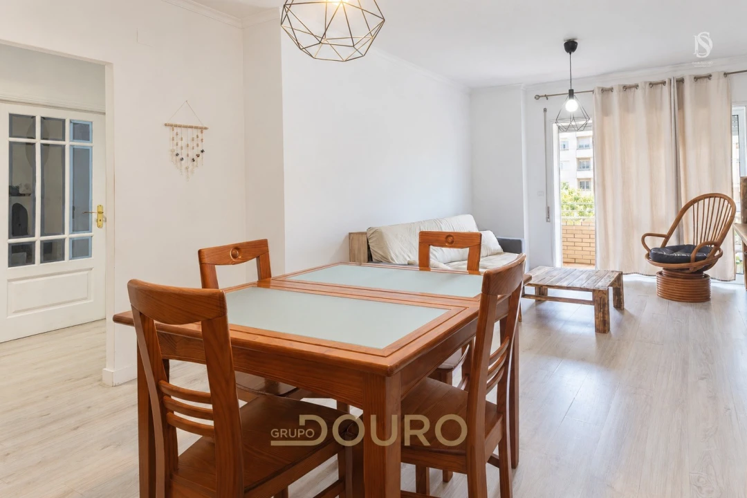 Apartamento T2 para Venda em Canelas Foto 10