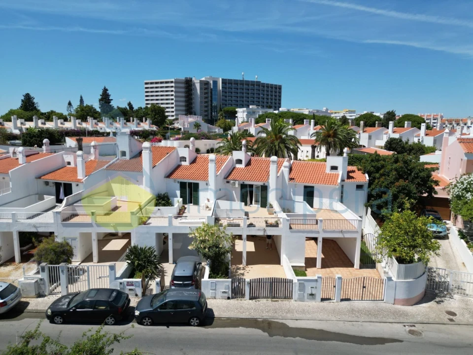 Moradia T2 para Venda em Albufeira e Olhos de Água Foto 4