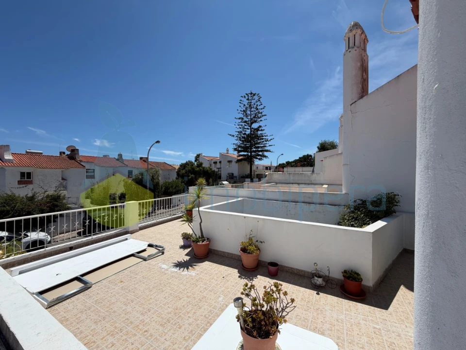 Moradia T2 para Venda em Albufeira e Olhos de Água Foto 1