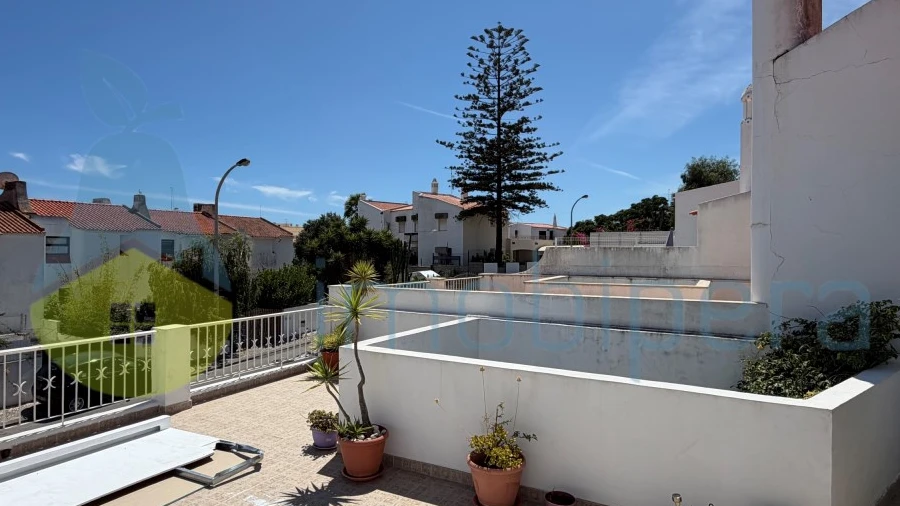 Moradia T2 para Venda em Albufeira e Olhos de Água