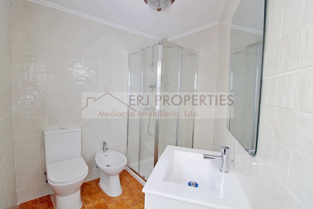 Apartamento T2 para Arrendamento em Monte Gordo Foto 17