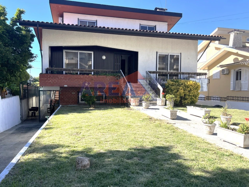 Moradia T6 para Venda em O. Azeméis, Riba-Ul, Ul, Macinhata Seixa, Madail Foto 1