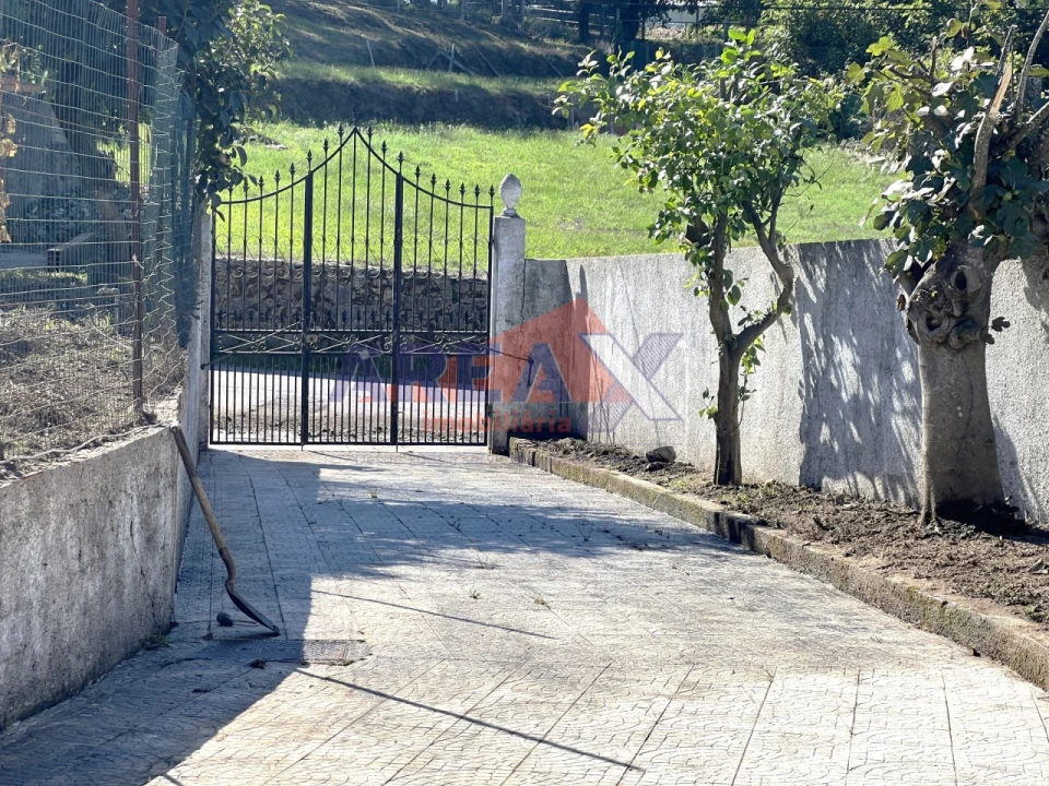 Moradia T6 para Venda em O. Azeméis, Riba-Ul, Ul, Macinhata Seixa, Madail Foto 9