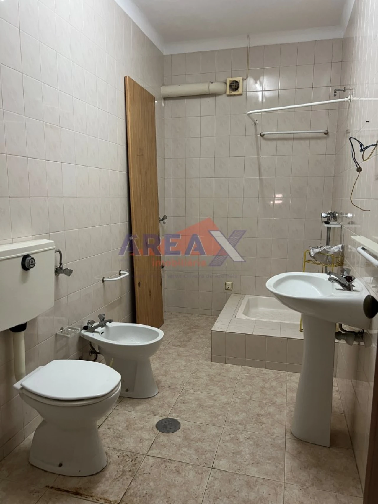 Moradia T6 para Venda em O. Azeméis, Riba-Ul, Ul, Macinhata Seixa, Madail Foto 22