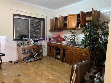 Moradia T6 para Venda em O. Azeméis, Riba-Ul, Ul, Macinhata Seixa, Madail