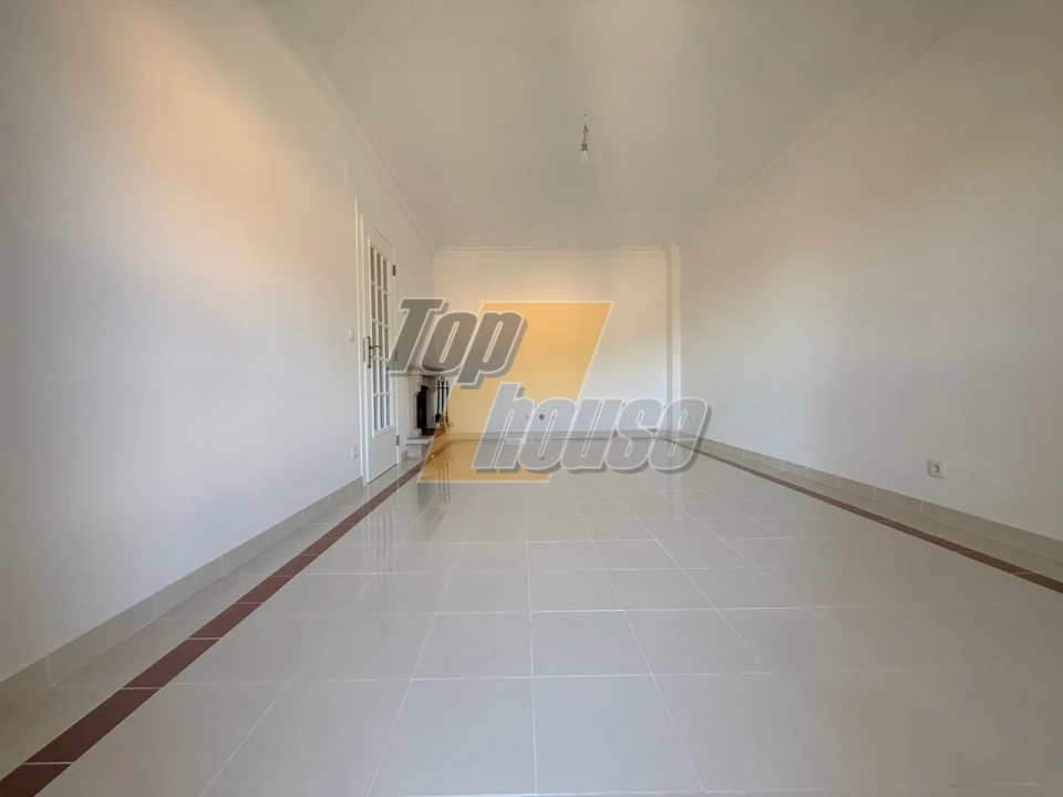 Apartamento T3 para Venda em Laranjeiro e Feijó Foto 2