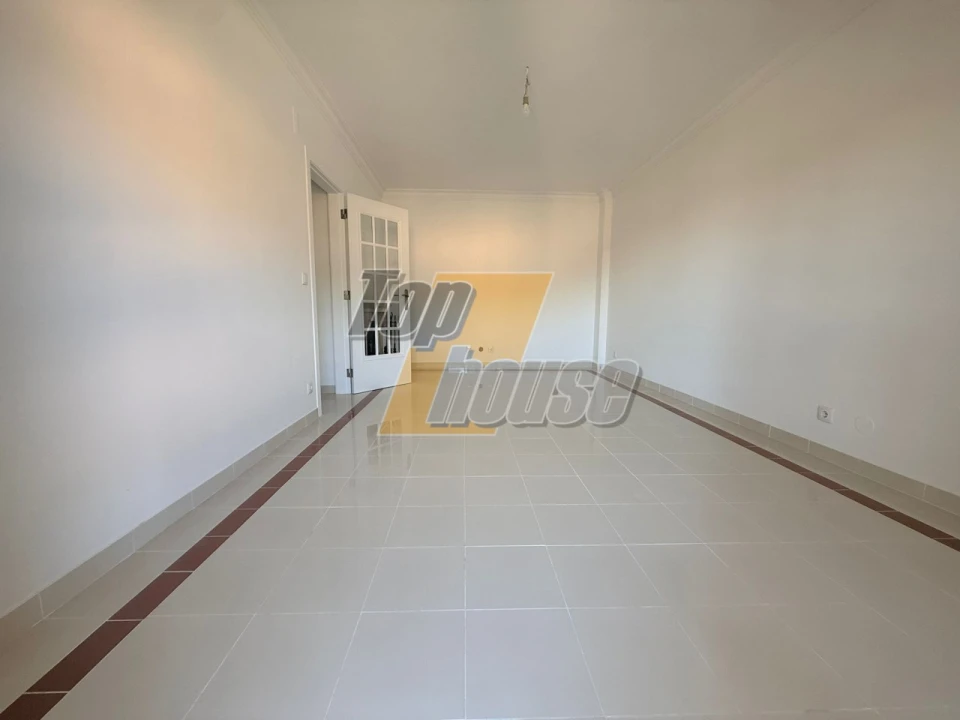Apartamento T3 para Venda em Laranjeiro e Feijó Foto 3