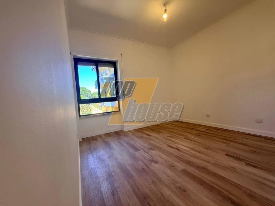 Apartamento T3 para Venda em Laranjeiro e Feijó Foto 16