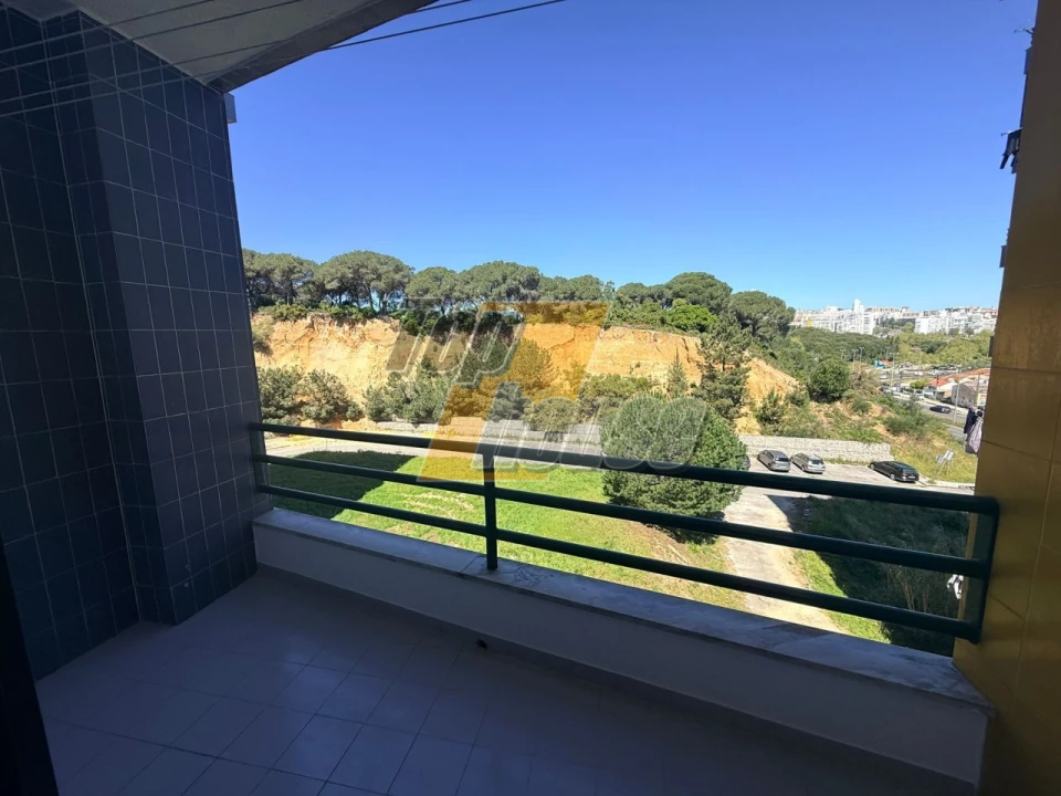 Apartamento T3 para Venda em Laranjeiro e Feijó Foto 26