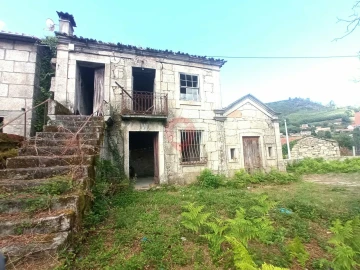 Moradia T2 para Venda em Riba de Mouro