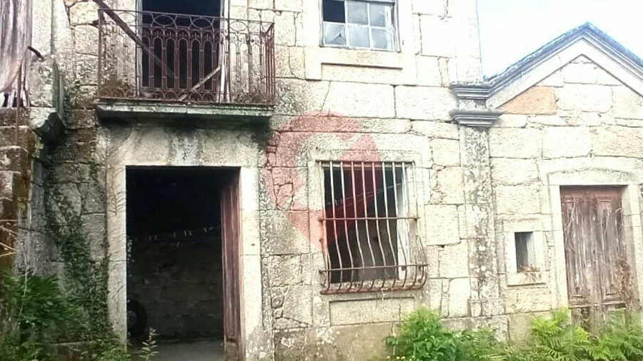 Moradia T2 para Venda em Riba de Mouro