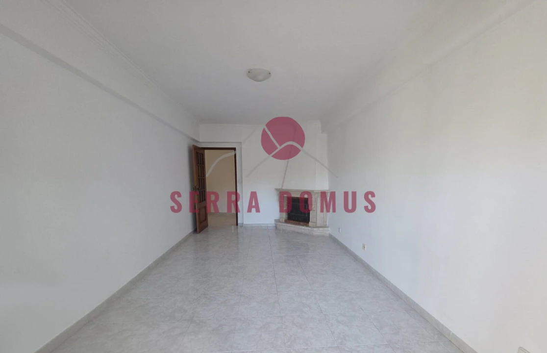 Apartamento T3 para Venda em Algueirão-Mem Martins Foto 2