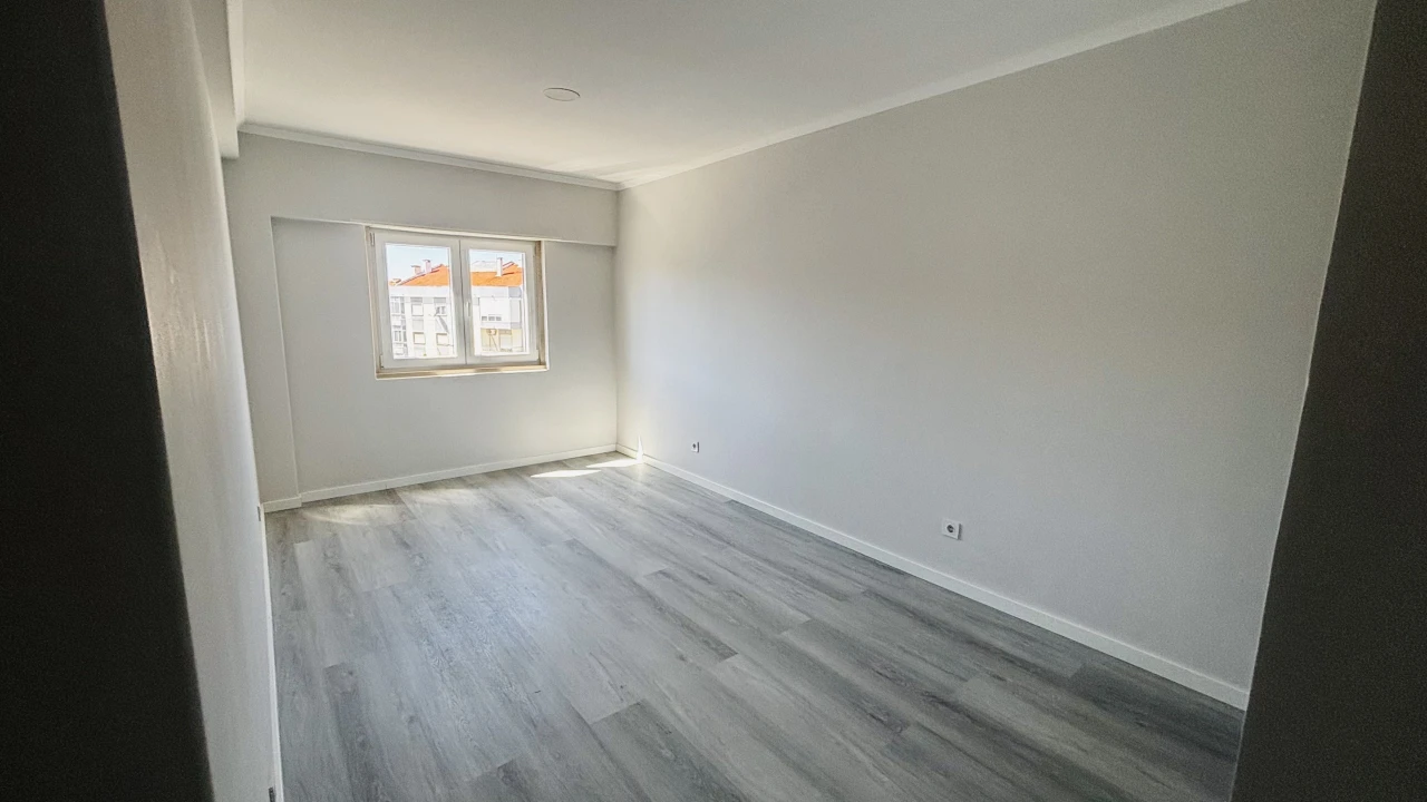 Apartamento T4 para Venda em Amora Foto 14
