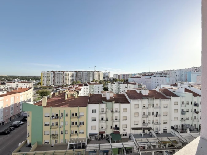 Apartamento T2 para Venda em Corroios Foto 9