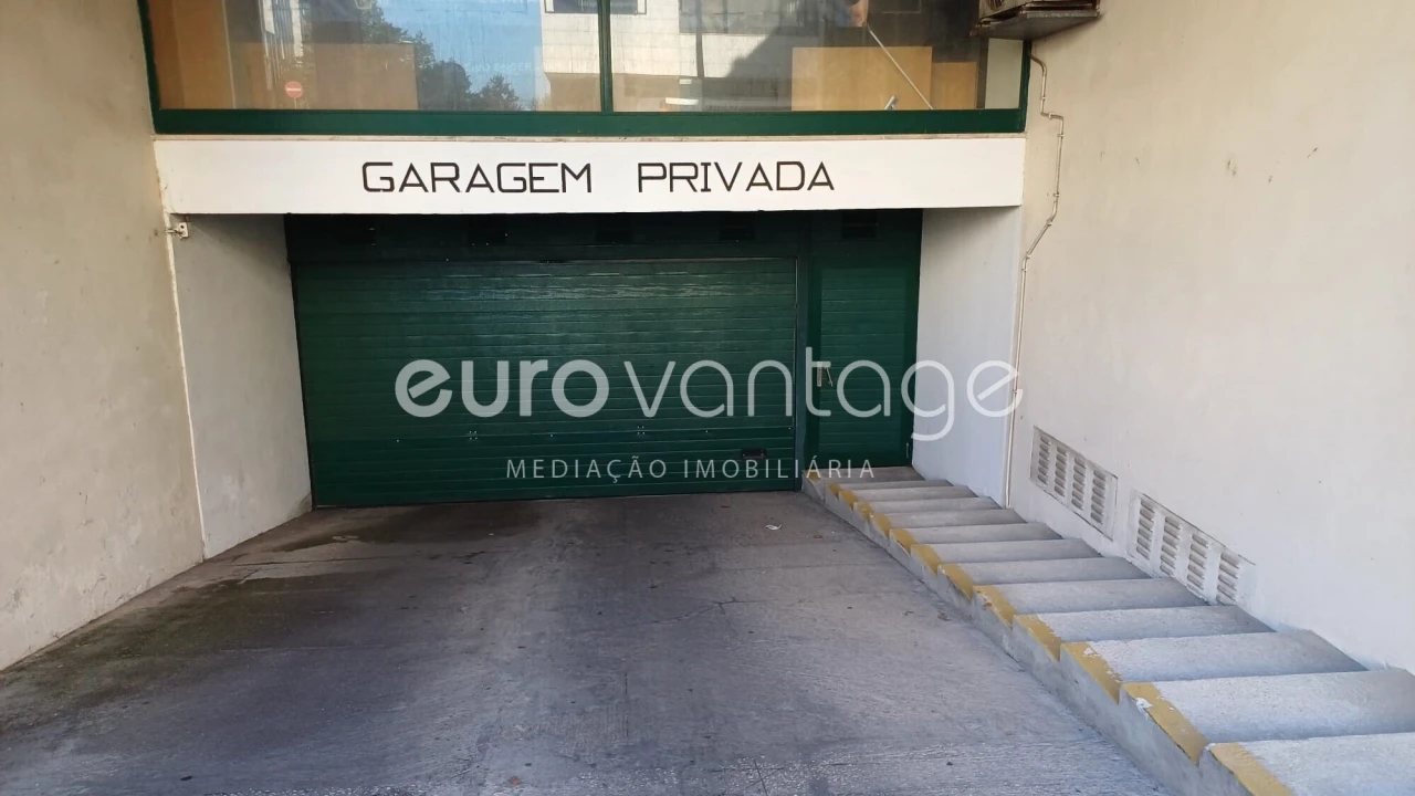 Garagem para Arrendamento em Leiria, Pousos, Barreira e Cortes Foto 2