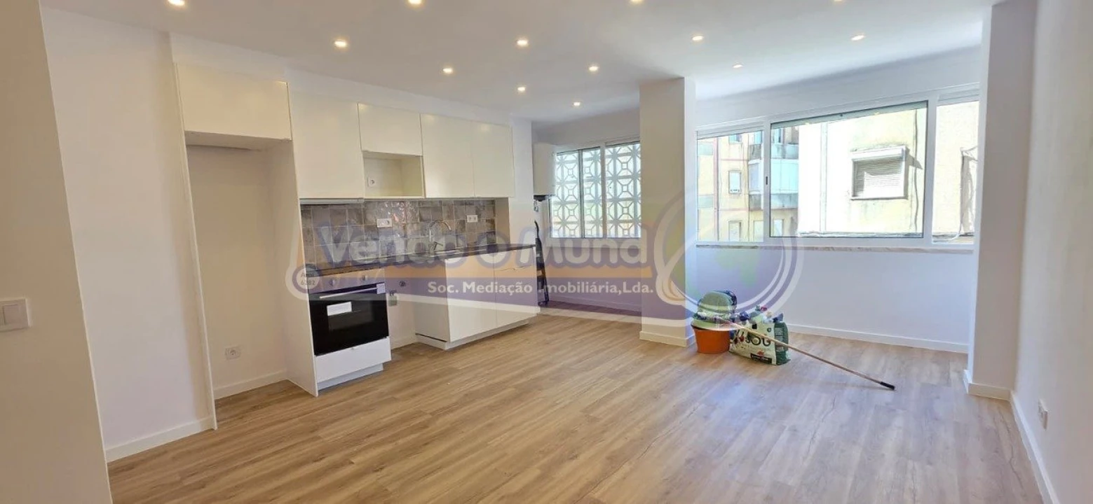Apartamento T2 para Venda em Encosta do Sol Foto 1