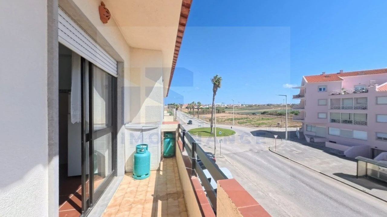 Apartamento T2 para Venda em Atouguia da Baleia Foto 3