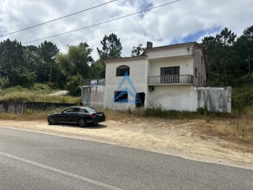 Moradia T5 para Venda em Santiago e São Simão de Litém e Albergaria dos Doze