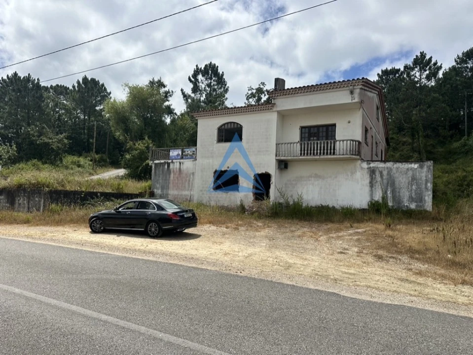 Moradia T5 para Venda em Santiago e São Simão de Litém e Albergaria dos Doze Foto 4