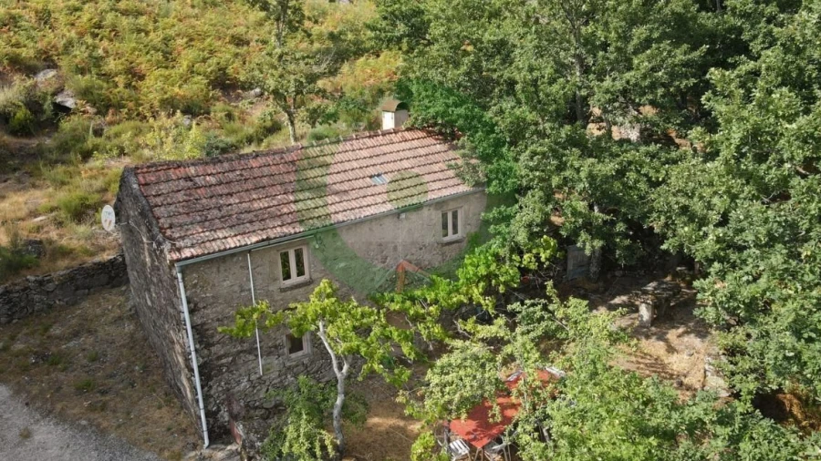 Moradia T2 para Venda em Vilar e Viveiro