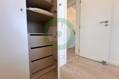 Apartamento T3 para Venda em Charneca de Caparica e Sobreda