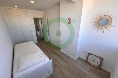 Apartamento T3 para Venda em Charneca de Caparica e Sobreda