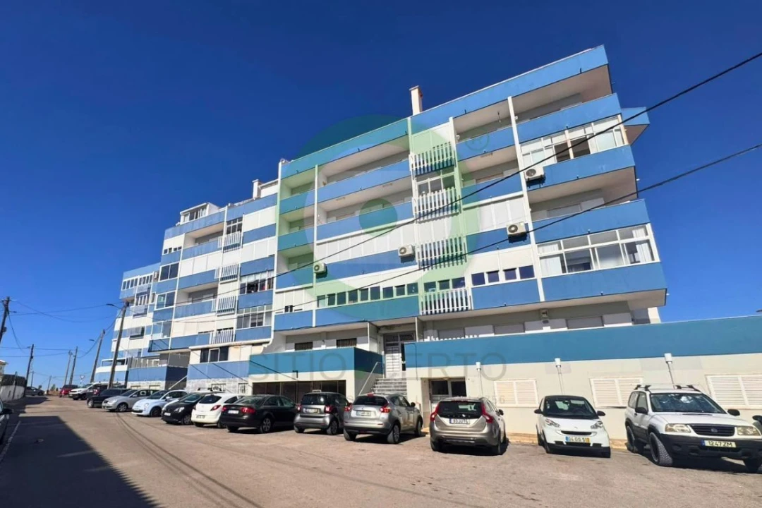 Apartamento T3 para Venda em Charneca de Caparica e Sobreda Foto 1