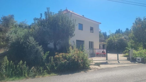 Quinta T3 para Venda em Castelo