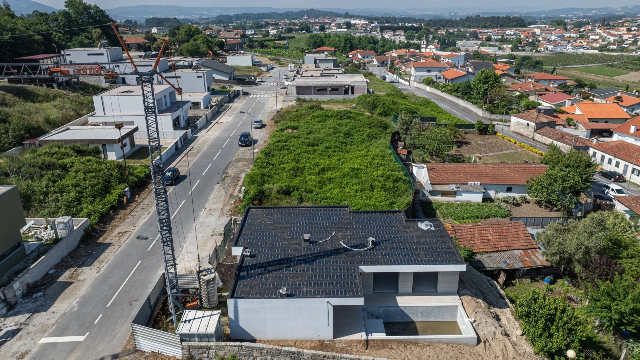 Terreno para Venda em Ruivães e Novais Foto 3