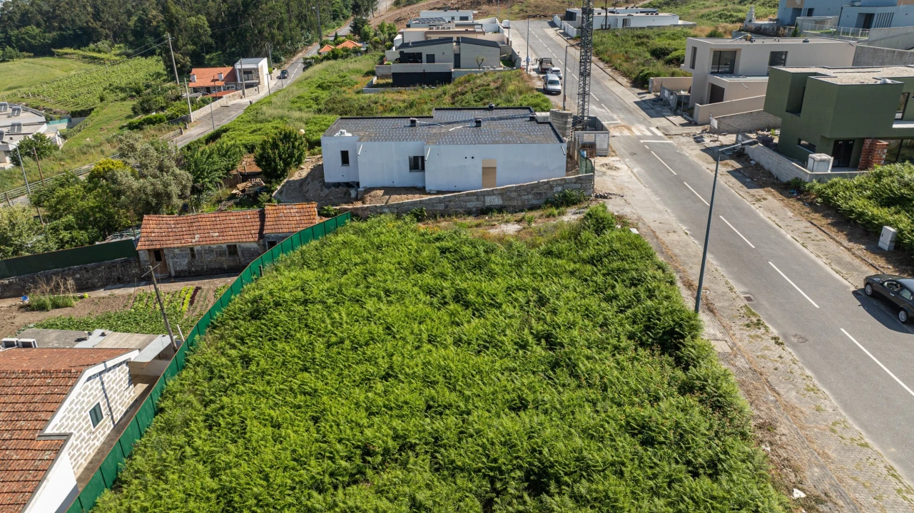 Terreno para Venda em Ruivães e Novais Foto 5