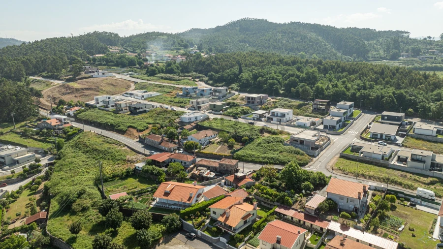 Terreno para Venda em Ruivães e Novais Foto 13