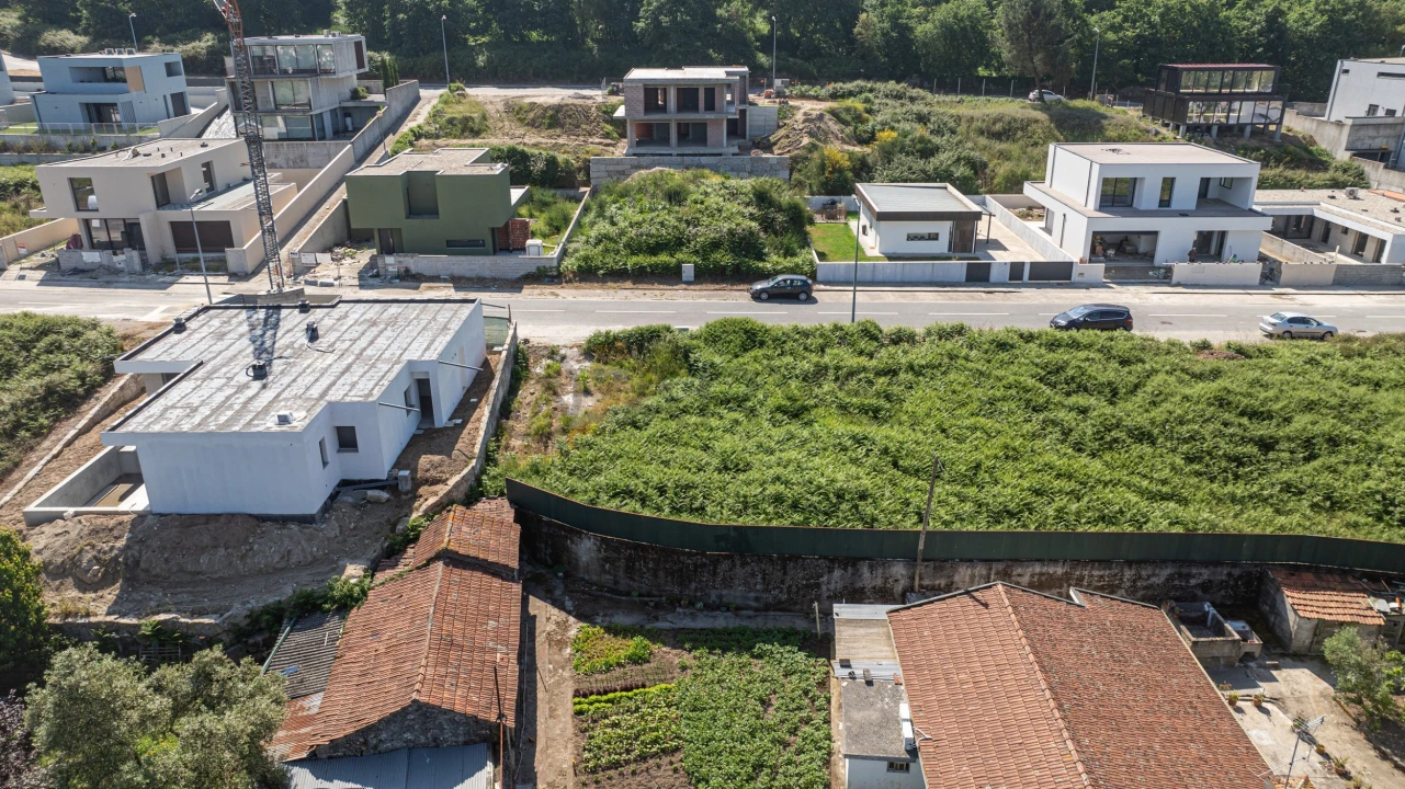 Terreno para Venda em Ruivães e Novais Foto 4