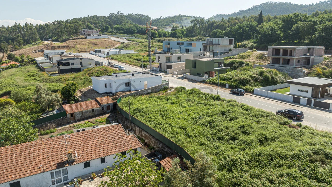 Terreno para Venda em Ruivães e Novais Foto 11