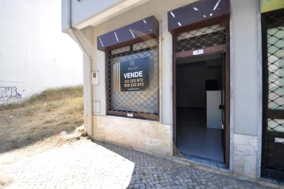 Loja para Venda em Seixal, Arrentela e Aldeia de Paio Pires