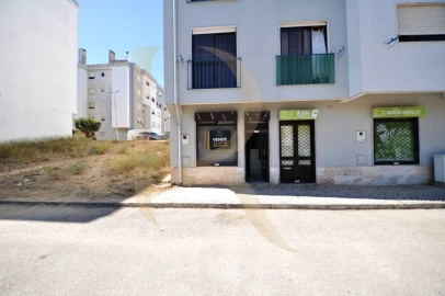 Loja para Venda em Seixal, Arrentela e Aldeia de Paio Pires