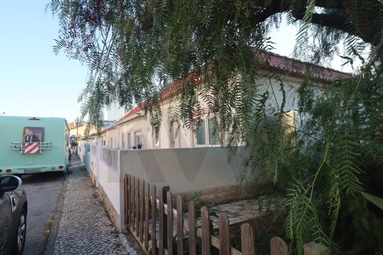 Moradia T2 para Venda em Ajuda Foto 17