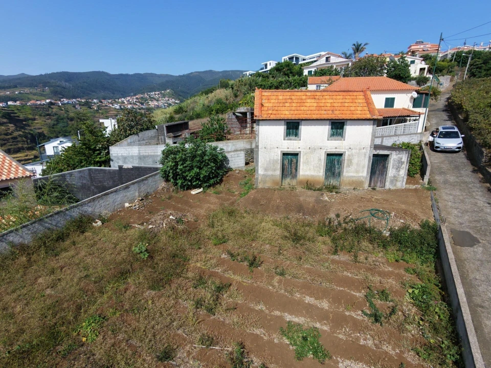 Moradia T2 para Venda em Arco da Calheta Foto 1