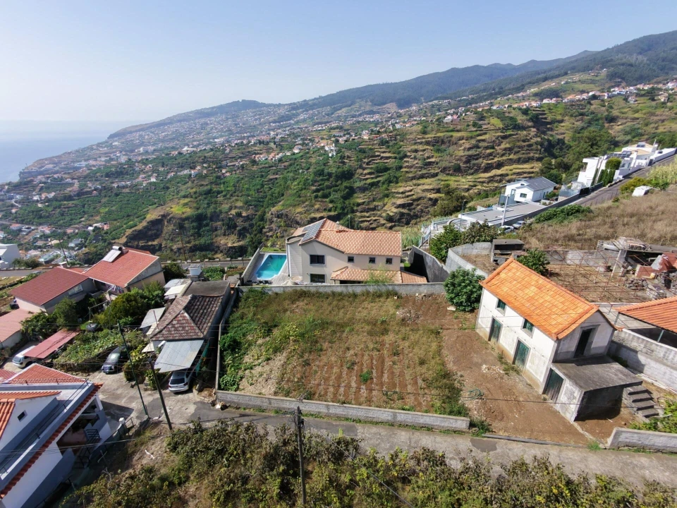 Moradia T2 para Venda em Arco da Calheta Foto 14