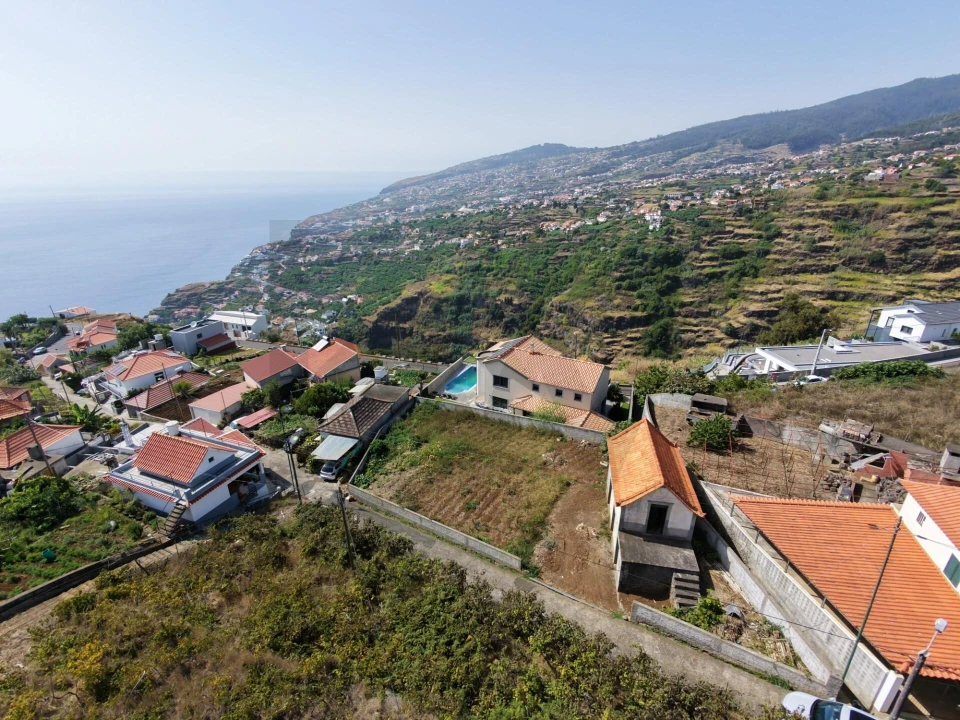 Moradia T2 para Venda em Arco da Calheta Foto 13