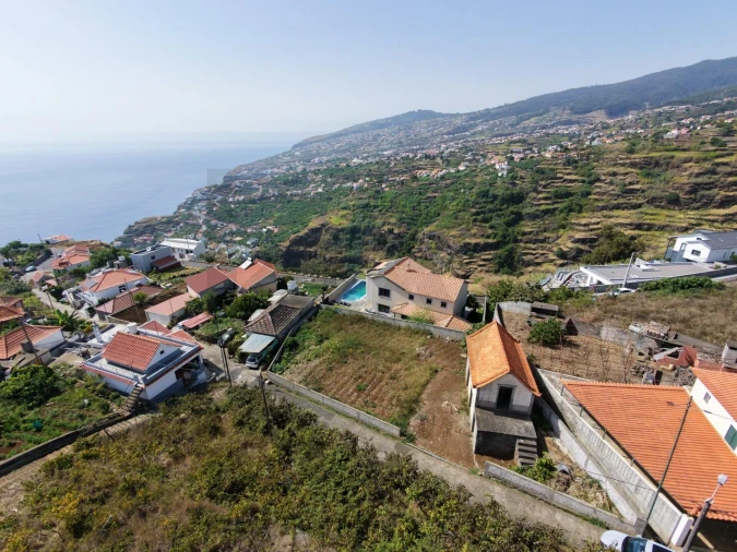 Moradia T2 para Venda em Arco da Calheta Foto 13