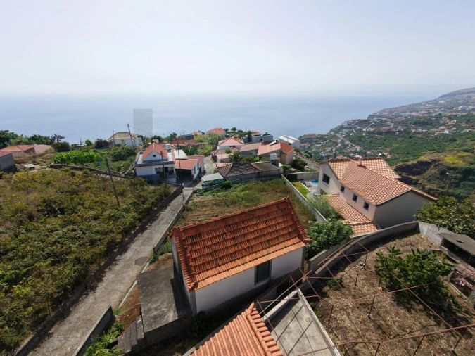 Moradia T2 para Venda em Arco da Calheta Foto 12