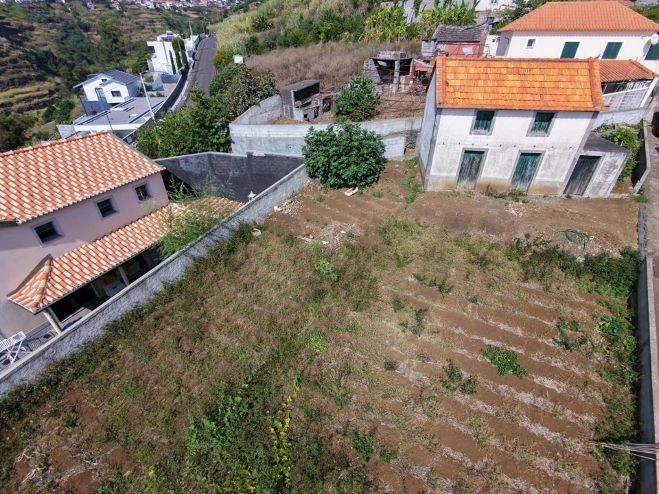 Moradia T2 para Venda em Arco da Calheta Foto 8