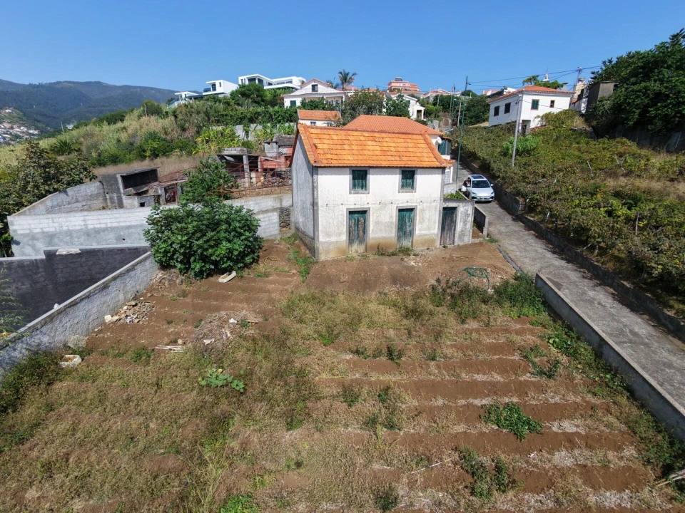 Moradia T2 para Venda em Arco da Calheta Foto 4