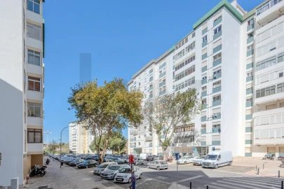 Apartamento T2 para Venda em Oeiras e São Julião da Barra, Paço de Arcos e Caxias