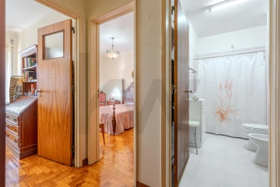 Apartamento T2 para Venda em Oeiras e São Julião da Barra, Paço de Arcos e Caxias